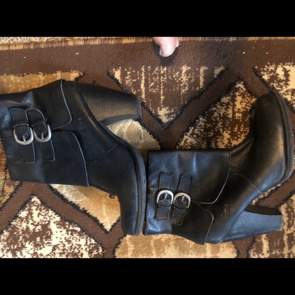 Boots - Picture 2 of 4